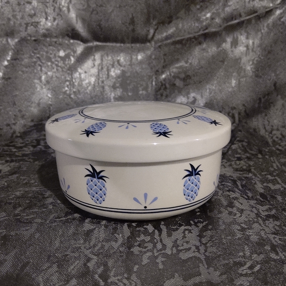 Hankook HNK 6. Made in Korea. Trinket Box With Cover